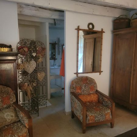 Chambre De Charme Les Quatre-Routes-du-Lot Εξωτερικό φωτογραφία